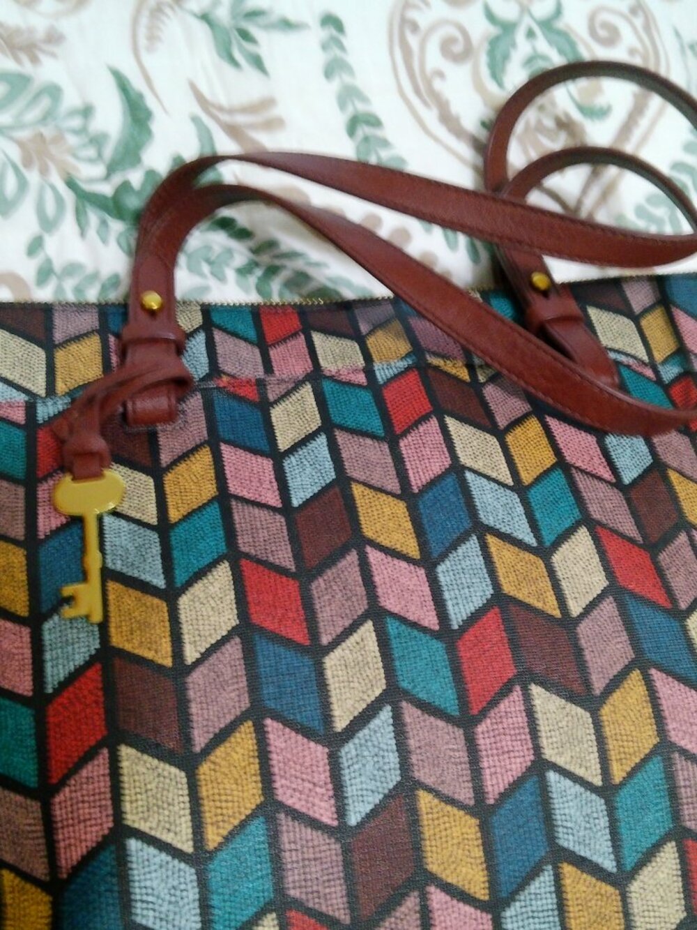 VEGAN FOSSIL MULTI COLOR TOTE AND WALLET GOOD CONDITION - Picture 9 of 9